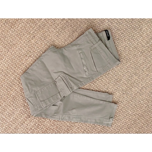 Meet your Posher, The Chair In The Corner - Picture 10 of 16